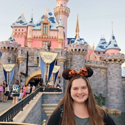 Profile Picture of Nichole Hinkle (@coleyboley14) on Twitter