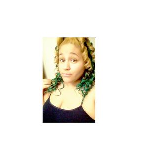 Profile Picture of Veronica Rodriguez (@izmariah14) on Myspace