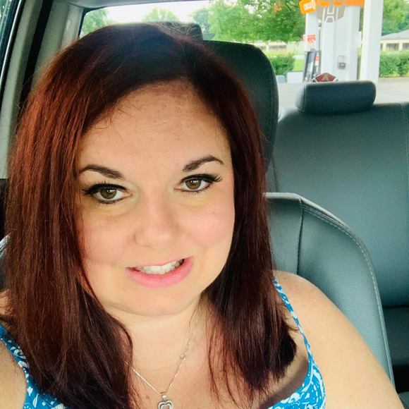 Profile Picture of Deena Hacker ford (@dford29p) on Poshmark