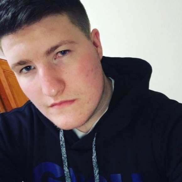 Profile Picture of Joe Farris (@joefarris1) on Poshmark