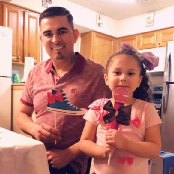 Profile Picture of David Marinez (@davidmarinez) on Poshmark