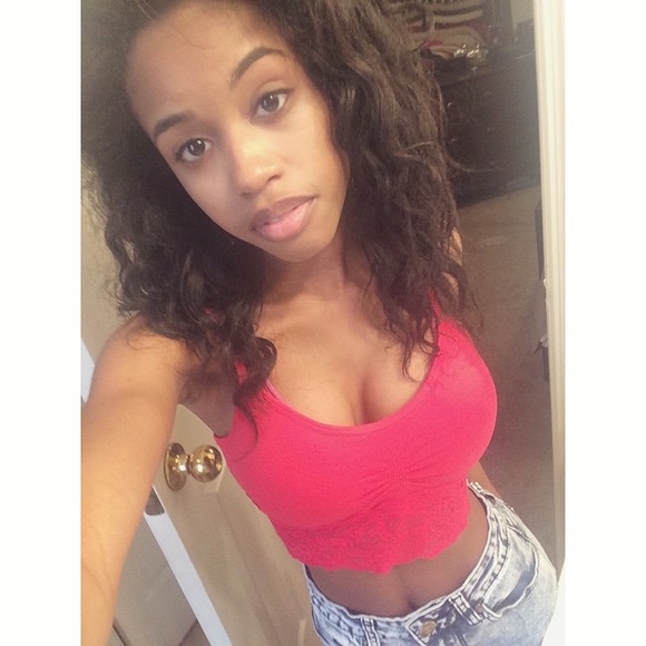 Profile Picture of Lakirah Alderson (@kirah998) on Poshmark