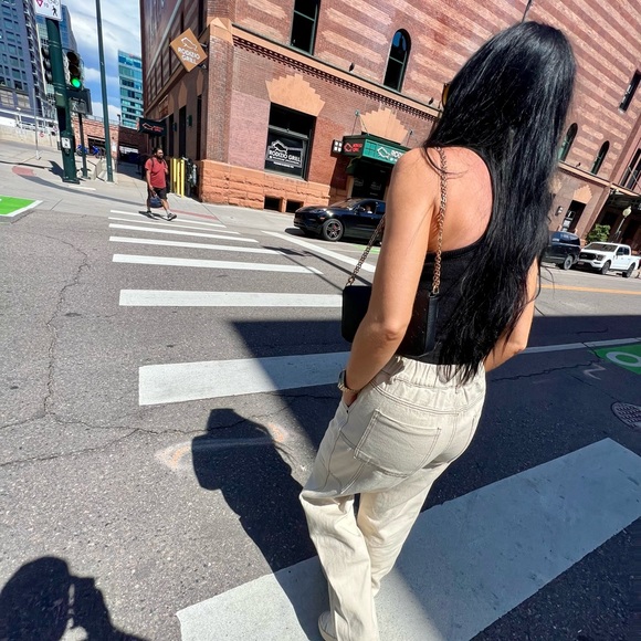 Profile Picture of Sara Connor (@sbreanne) on Poshmark