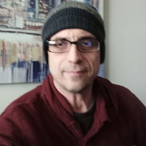 Profile Picture of Yan Mikhlin (@yanmikhlin34) on Poshmark