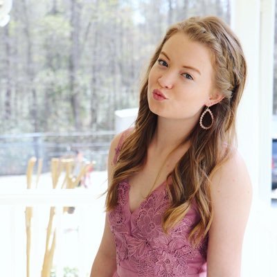 Profile Picture of Emilee Bailey (@emileebaileyy12) on Twitter