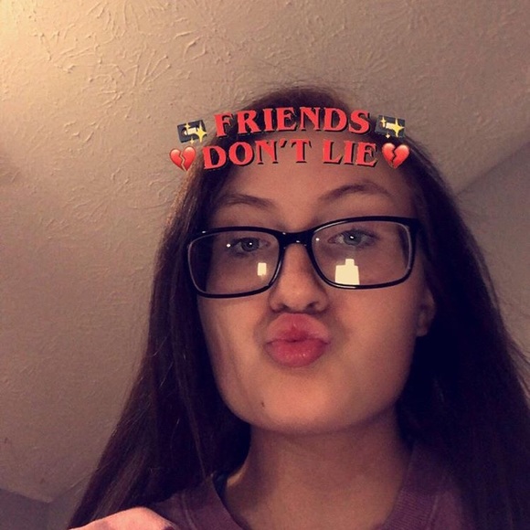 Profile Picture of Emily Downs (@emilydowns24) on Poshmark