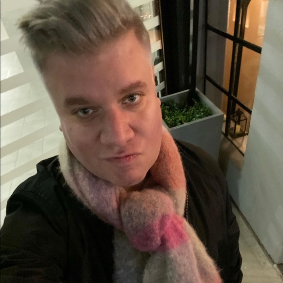 Profile Picture of Brian Harasek (@bnyfashion) on Poshmark