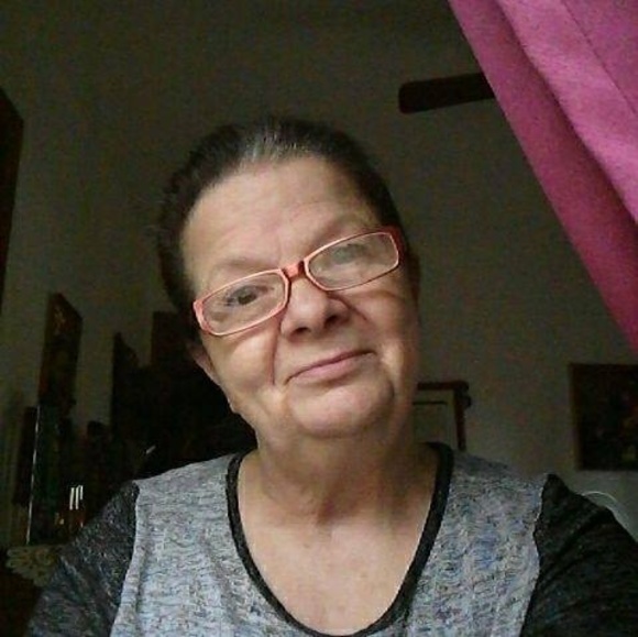 Profile Picture of Sandie Fleenor (@sandiefleenor) on Poshmark