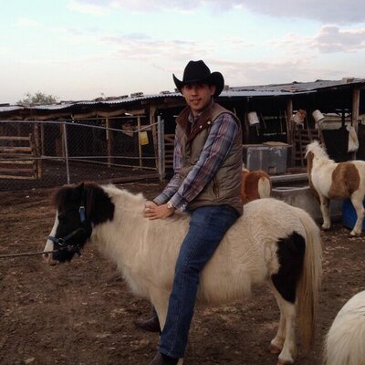 Profile Picture of Aaron Montemayor (@aarmontal) on Twitter