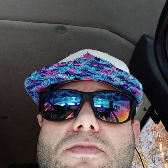 Profile Picture of Michael Gomer (@royal1918) on Poshmark