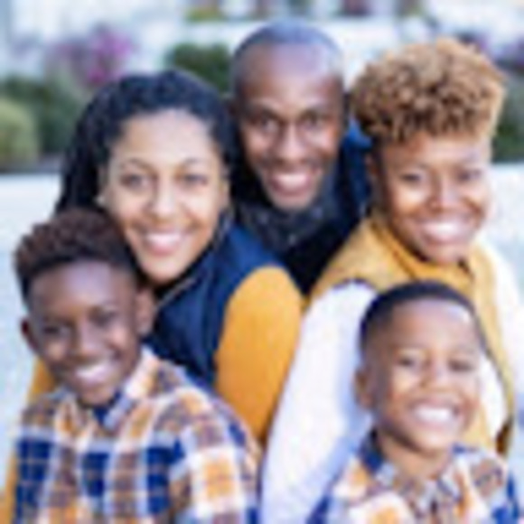 Profile Picture of Faison 5 (@faison5family) on Poshmark