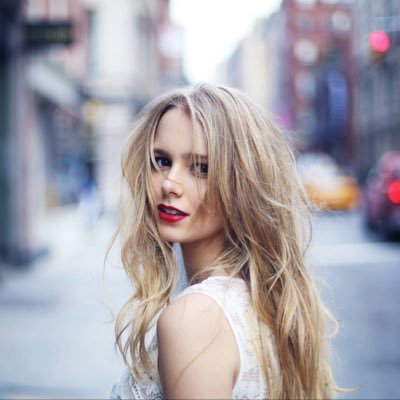 Profile Picture of ReneeZhao (@ReneeZhao5) on Twitter