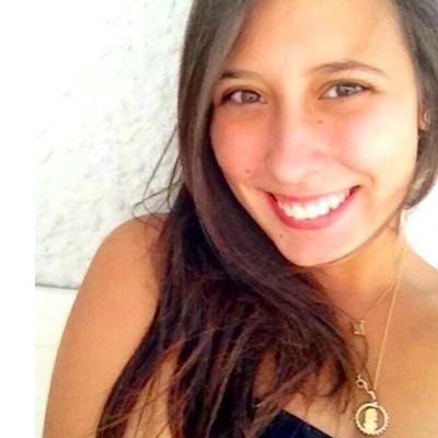 Profile Picture of Carol Muniz (@muniz_carol) on Twitter