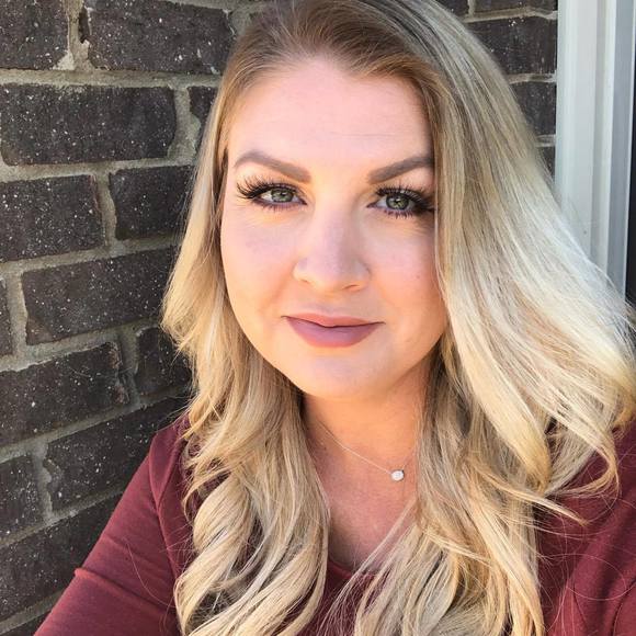 Profile Picture of Kasey Crosslin (@klc41485) on Poshmark