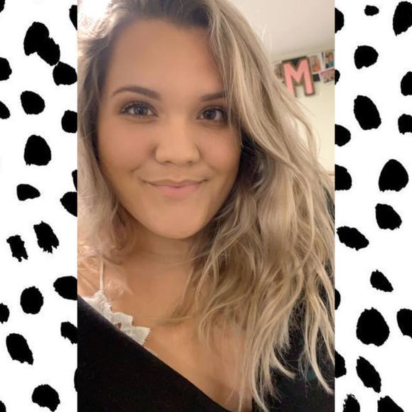 Profile Picture of Maci Dumstorff (@macidumstorff) on Poshmark