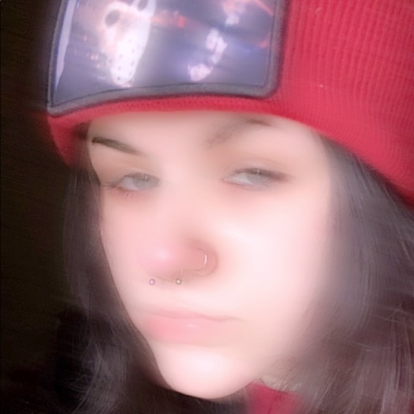 Profile Picture of Chelsea Carter (@swiftyxanax) on Poshmark