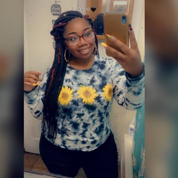 Profile Picture of Jasmine Hines (@jasss_757) on Poshmark