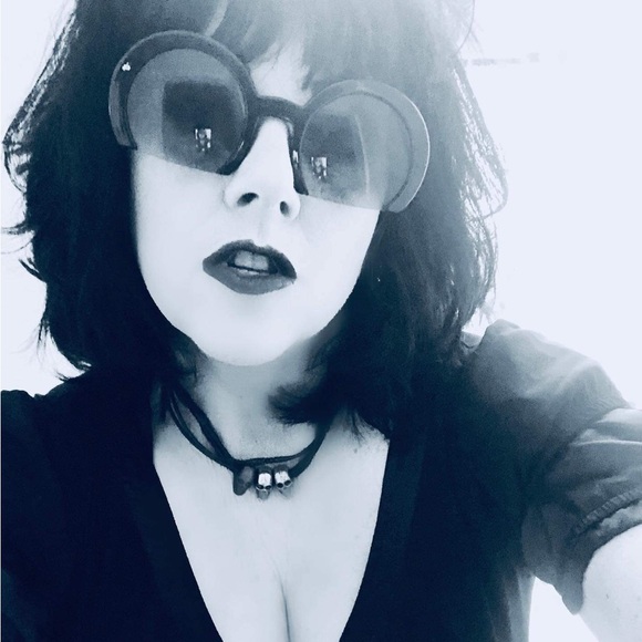 Profile Picture of Pamela Morrison (@poppygirl2017) on Poshmark