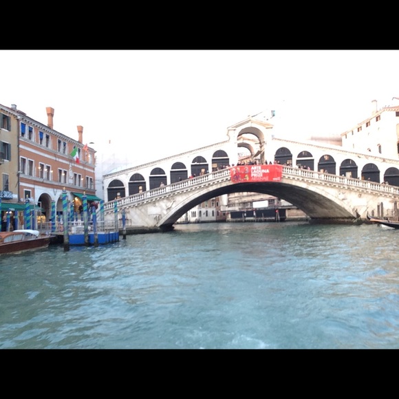 Profile Picture of Lacey Gillette (@dakotagirl57) on Poshmark