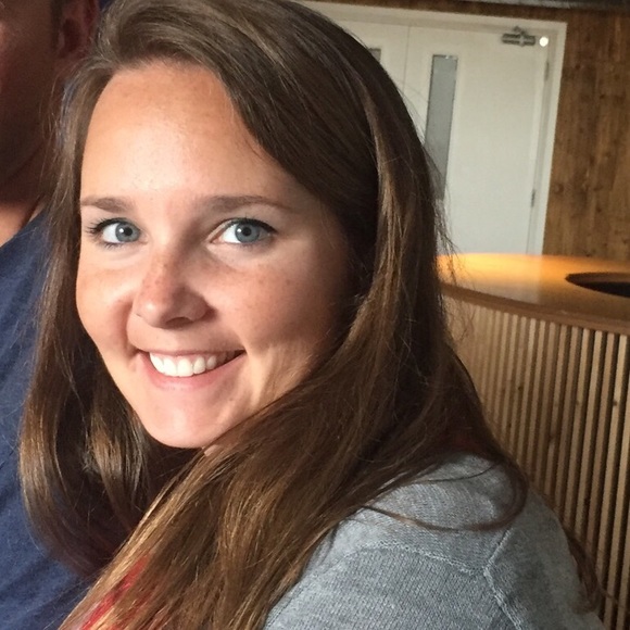 Profile Picture of Jaclyn Savickas (@jaclynsavickas) on Poshmark