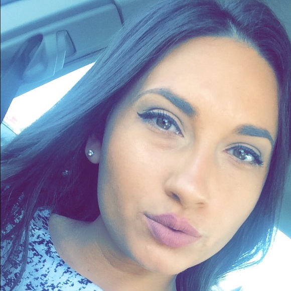 Chasity Rosas - Poshmark Profile Picture of Chasity Rosas (@chasityrosas) on Poshmark