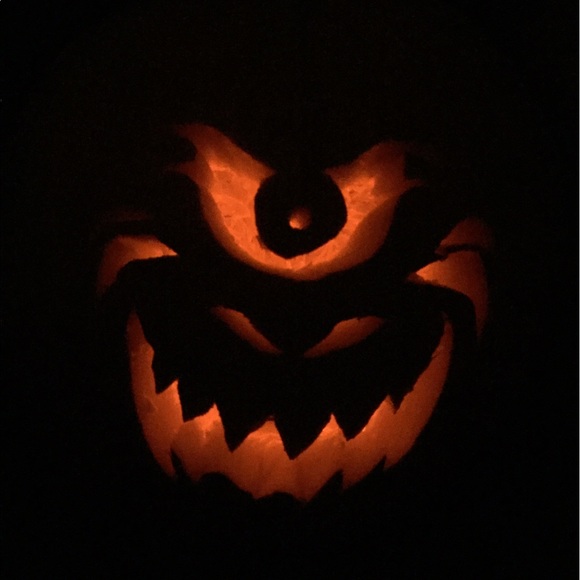 Profile Picture of Chris Wyatt (@cwyatt83) on Poshmark