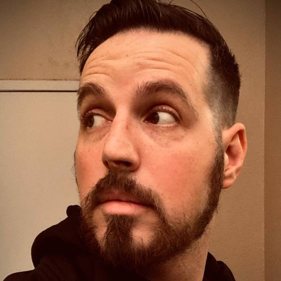 Profile Picture of Justin Keefe (@keefesnotes) on Poshmark