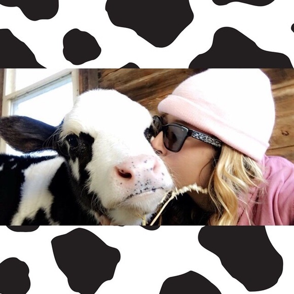 Profile Picture of Paige Talbott (@paigetalb0tt) on Poshmark