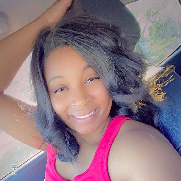 Profile Picture of Amanda Densey (@mandaa9697) on Poshmark