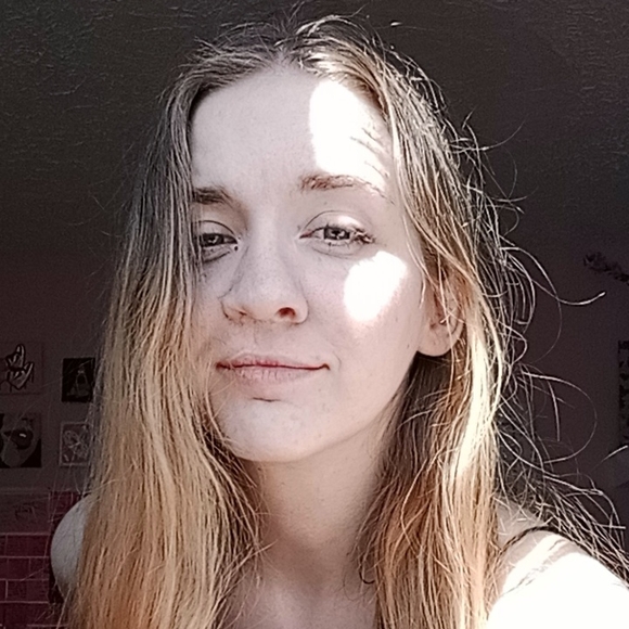Profile Picture of Emily Reimer (@emilyreimer133) on Poshmark