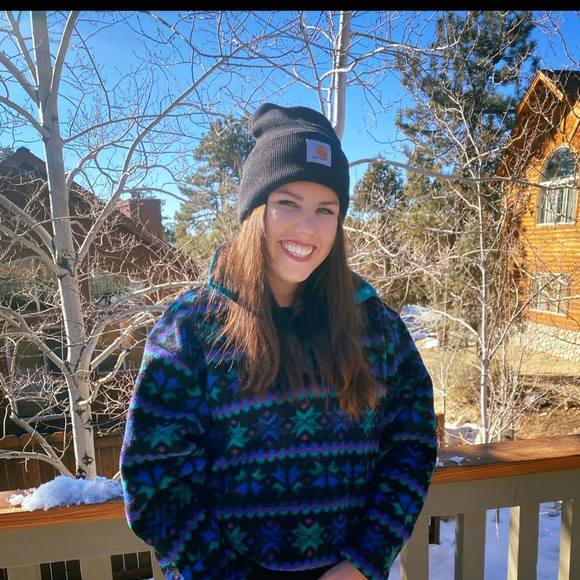 Profile Picture of Ali Brown (@alibrown7795) on Poshmark