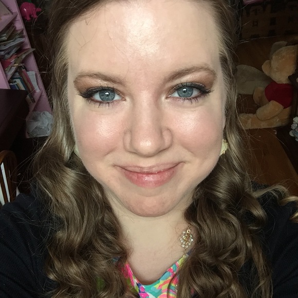 Profile Picture of Brittany Cain (@teacher310) on Poshmark