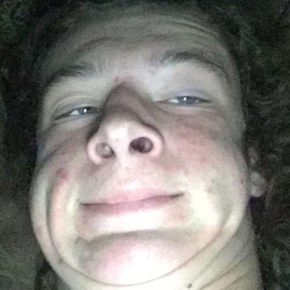 Profile Picture of Lil Jizz (@jizzonsupreme) on Poshmark