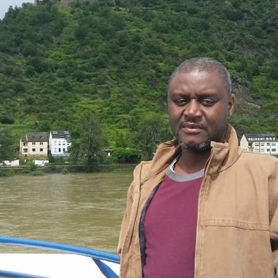 Profile Picture of Simon Nare (@simonphomo) on Twitter