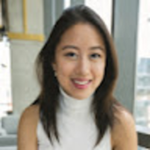 Profile Picture of Christine Trinh (@christineitrinh) on Poshmark