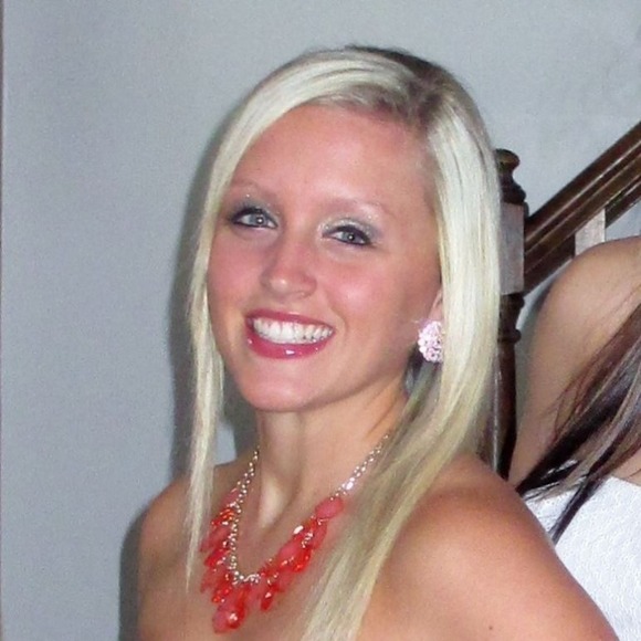 Profile Picture of Megan Boedges (@meganb1028) on Poshmark