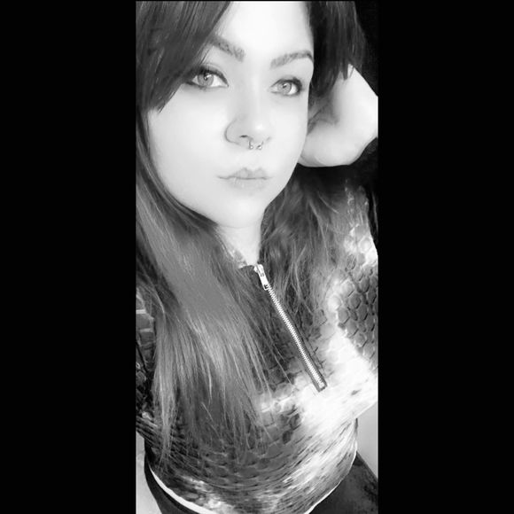 Profile Picture of Katy Modafferi (@katymodafferi) on Poshmark