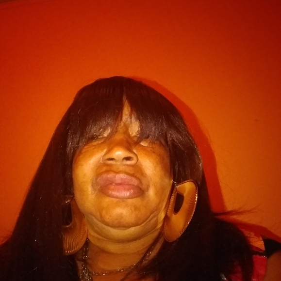 Profile Picture of Bertha Brunson (@berthabrunson) on Poshmark