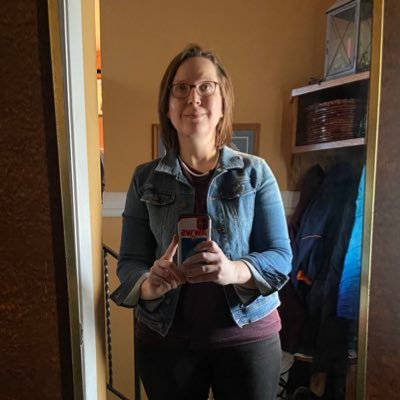 Profile Picture of Dr. Beth Hansen (@Erdos_4) on Twitter