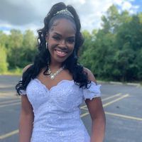 Profile Picture of Olivia Weathers (@oliviaweathers) on Tiktok