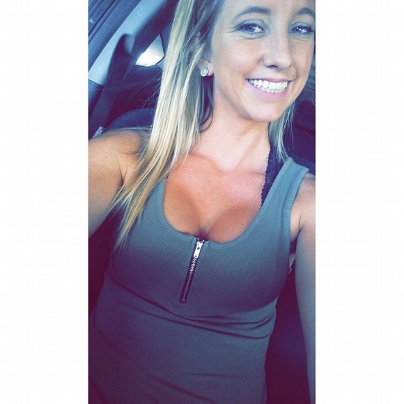 Profile Picture of Britney Wolf (@britneywolff) on Poshmark