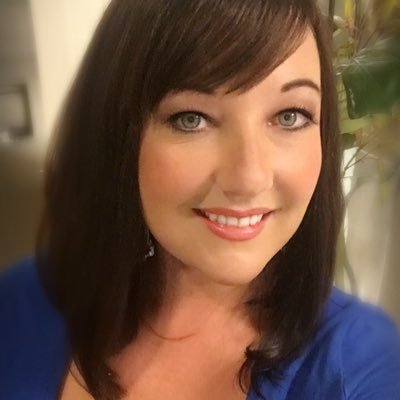 Profile Picture of Bobbie Brooks (@BobbiB1017) on Twitter