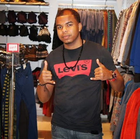 Profile Picture of Ken Anthony (@kenanthony65) on Poshmark