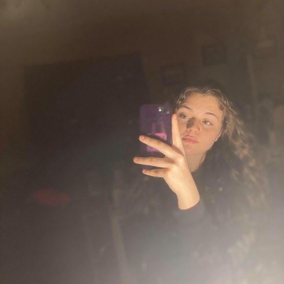 Profile Picture of Jadynn Krivda (@jadynnkrivda) on Poshmark