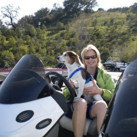 Profile Picture of Tina Graska (@tina_chet) on Poshmark