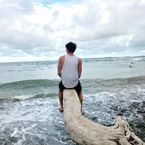 Profile Picture of Nicholas Kim (@nicholaskim) on Poshmark