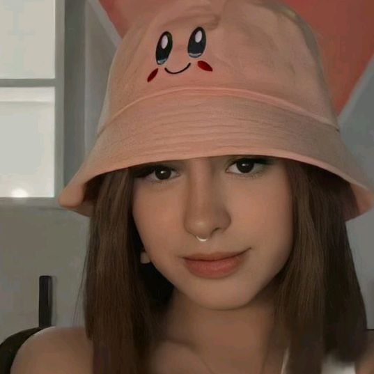 Profile Picture of laurel.x (@laurel.x.89) on Tiktok