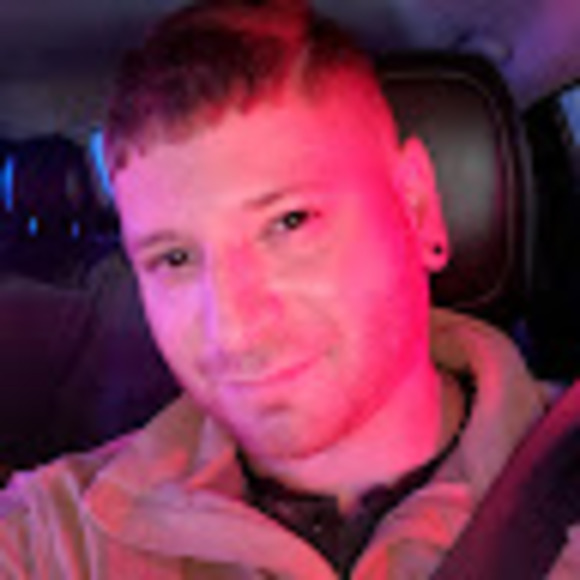 Profile Picture of Chris Candelaria (@ctcandel01) on Poshmark