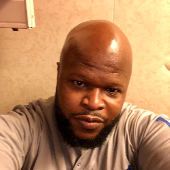 Profile Picture of Omar Jones (@ojones403) on Poshmark