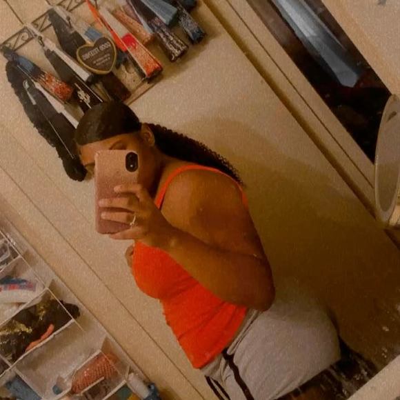 Profile Picture of Alexis Demaya (@alexisdemaya07) on Poshmark
